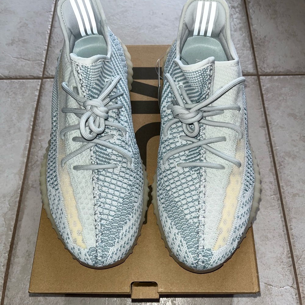 Men’s Adidas Yeezy Boost 350 V2 in Light Blue and Cream- never worn.